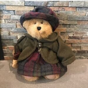 Boyds Bear, Kristen T Oakley with Plaid Skirt and Metal Acorn Button 10" RETIRED